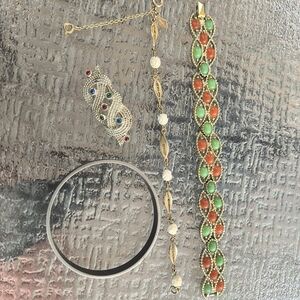 Elegant Gold and Green Bracelet Set